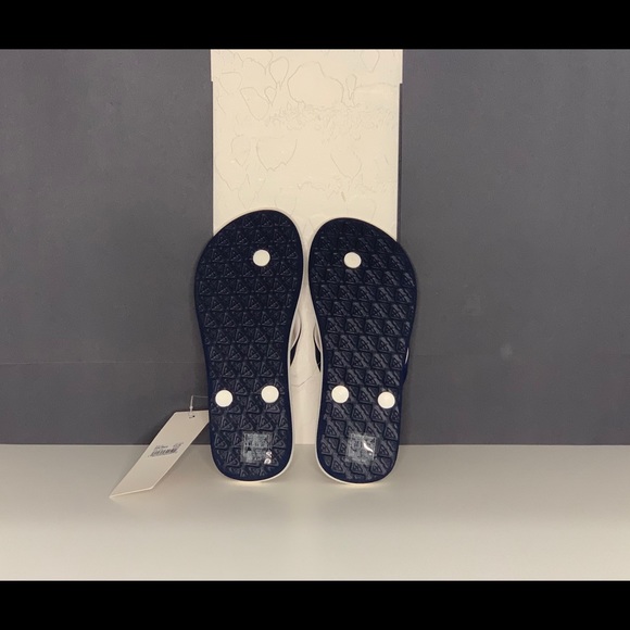 Roxy Flip Flops - Picture 2 of 3